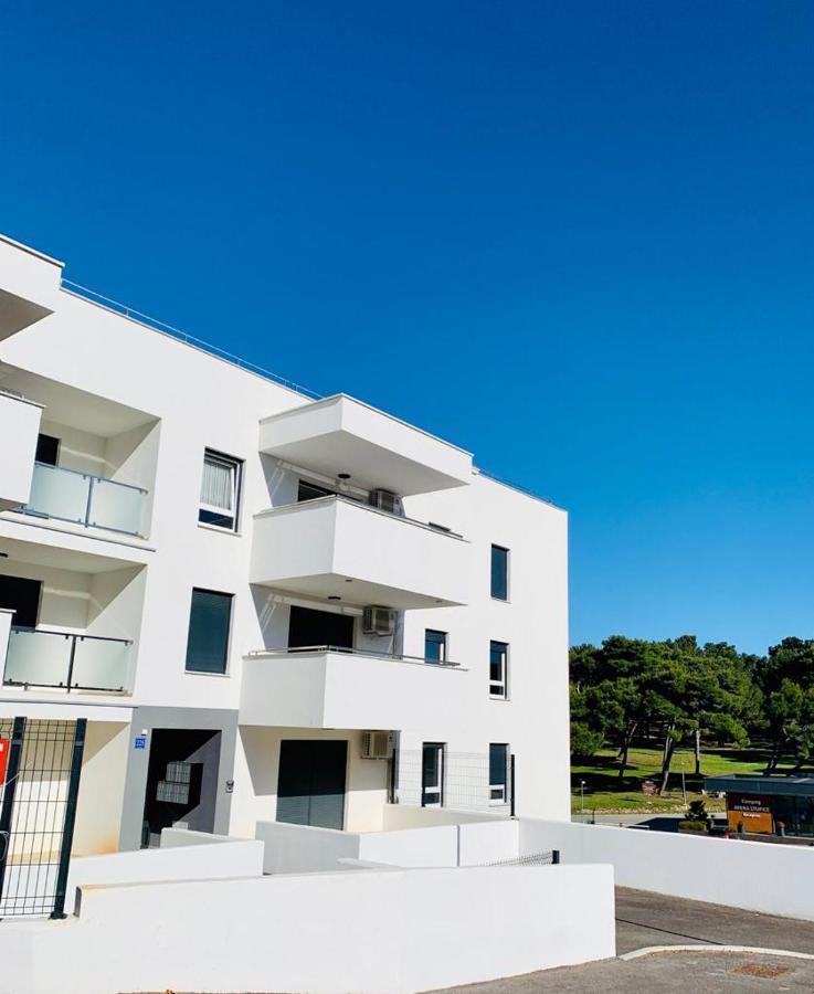 Apartment Alexandra Premantura Bagian luar foto