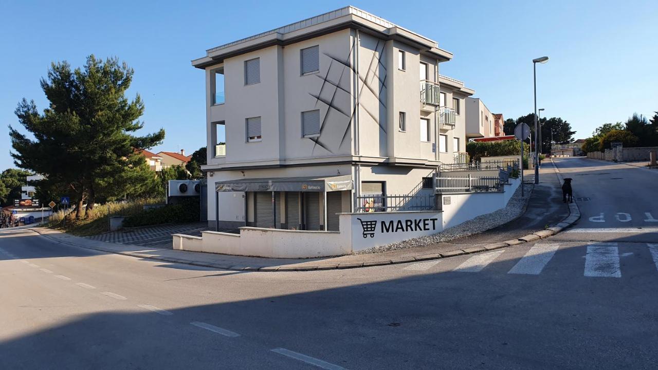 Apartment Alexandra Premantura Bagian luar foto