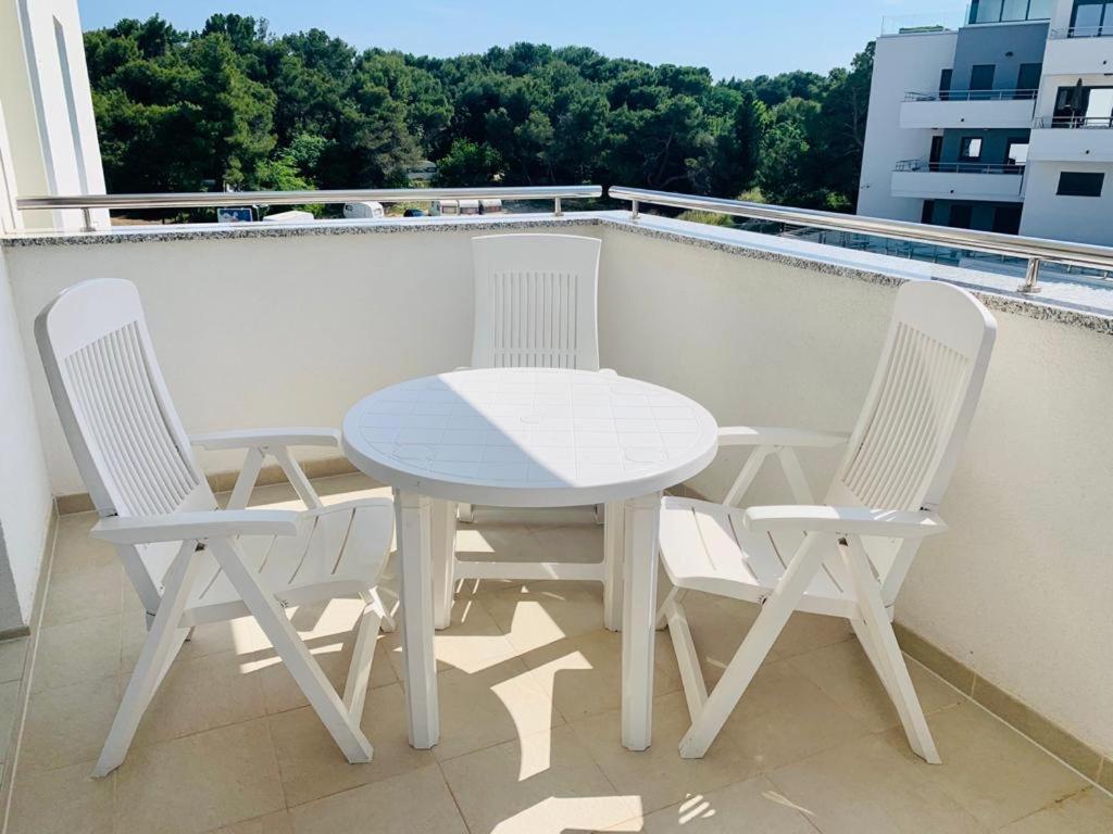 Apartment Alexandra Premantura Bagian luar foto